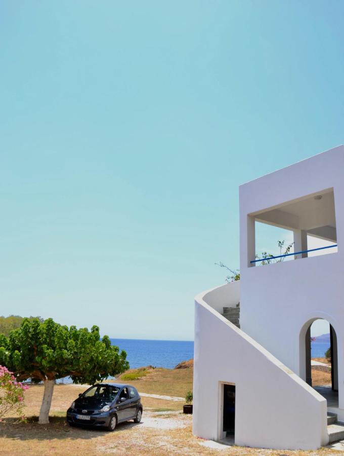 Beach House Set In A Beautiful Bay 卡利斯托斯 外观 照片