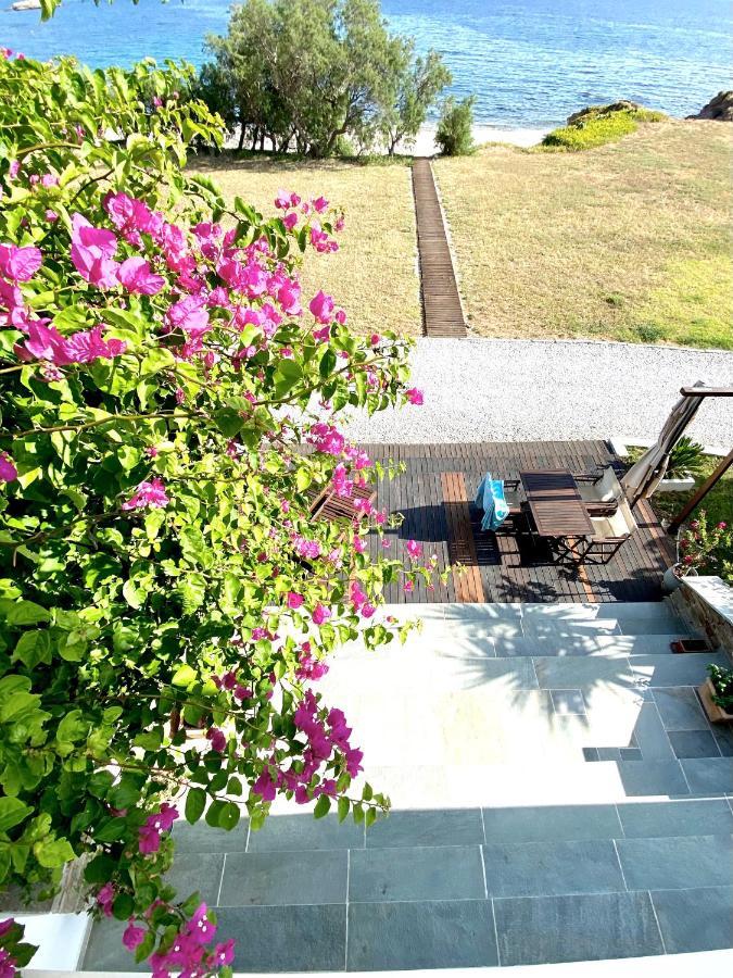 Beach House Set In A Beautiful Bay 卡利斯托斯 外观 照片