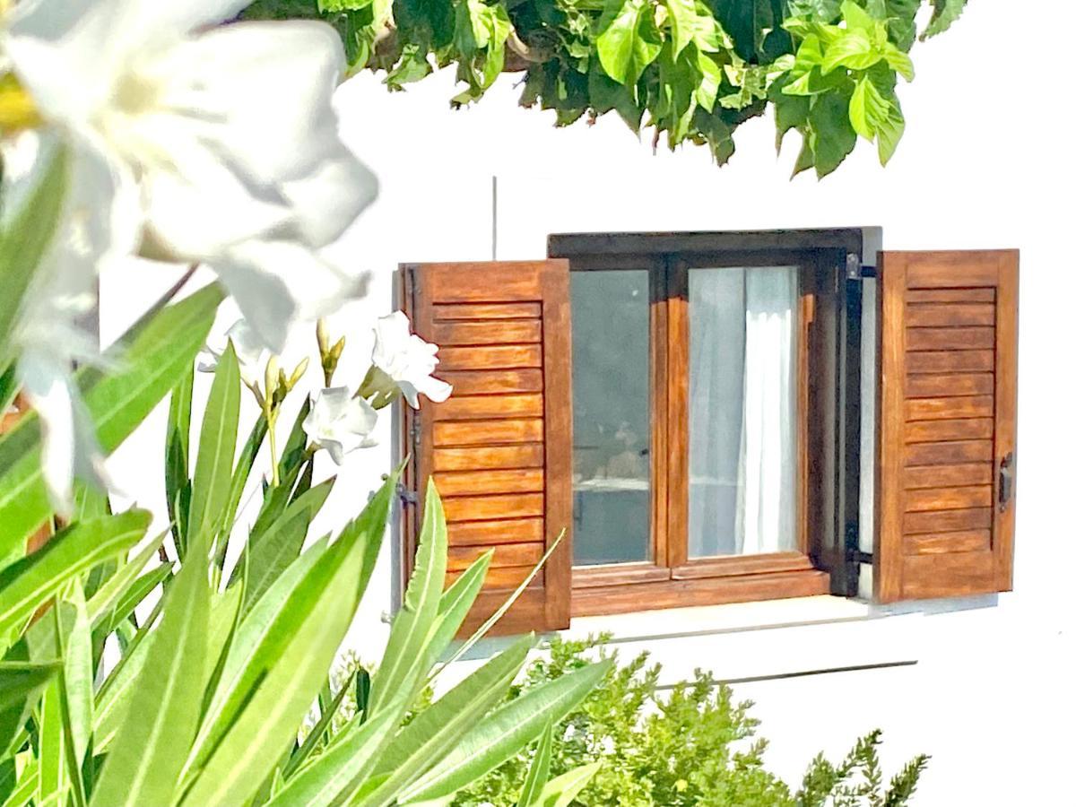 Beach House Set In A Beautiful Bay 卡利斯托斯 外观 照片